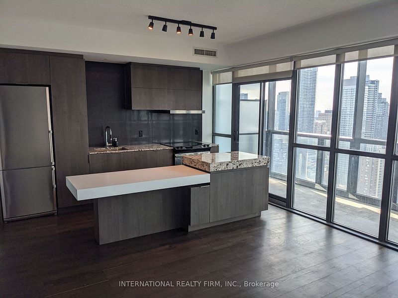 101 Charles Street East Unit 3305, Toronto