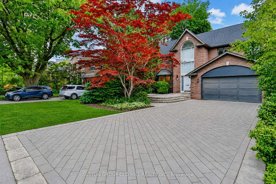 566 Castlefield Avenue, Toronto