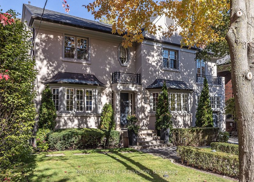 132 Alexandra Boulevard, Toronto