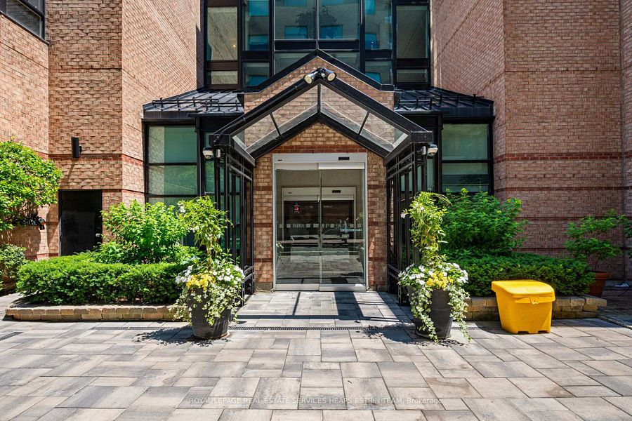 225 Davenport Road Unit 401, Toronto