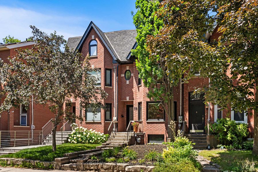 38 Shaftesbury Avenue, Toronto