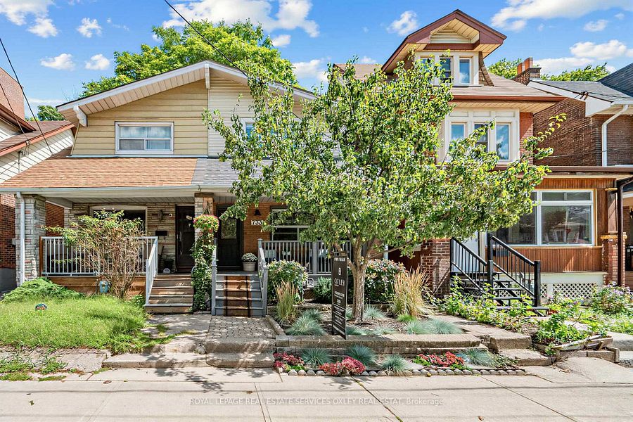733 Woodbine Avenue, Toronto