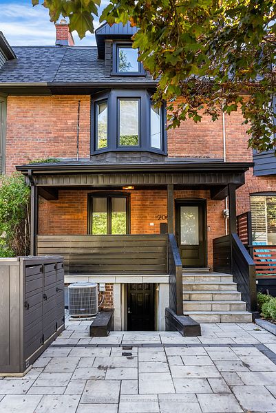 206 Howland Avenue, Toronto