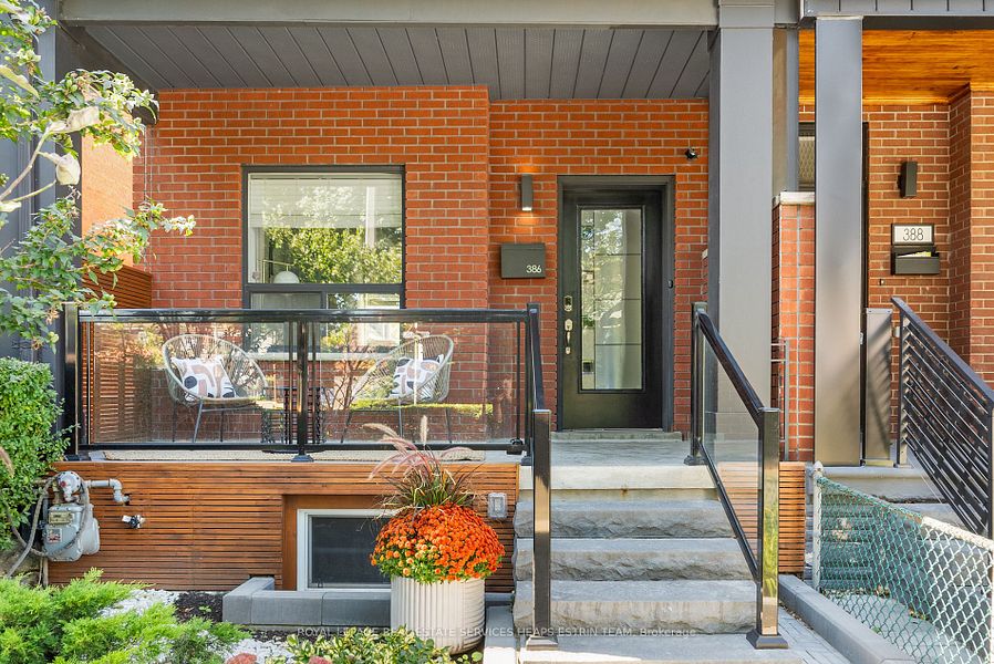386 Crawford Street, Toronto
