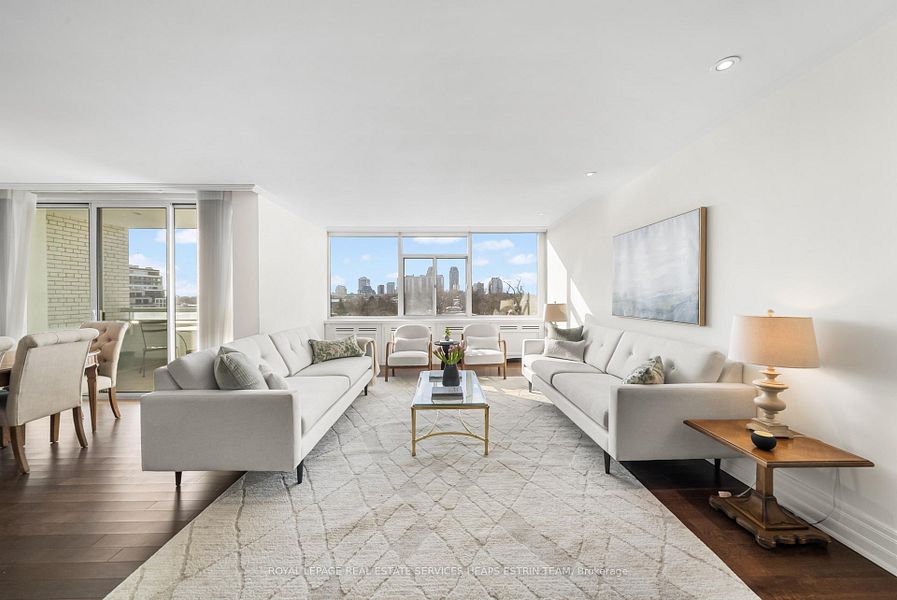 500 Avenue Road Unit 807, Toronto