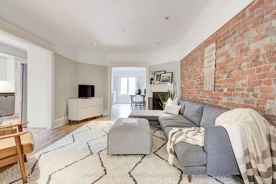 127 Farnham Avenue , Toronto