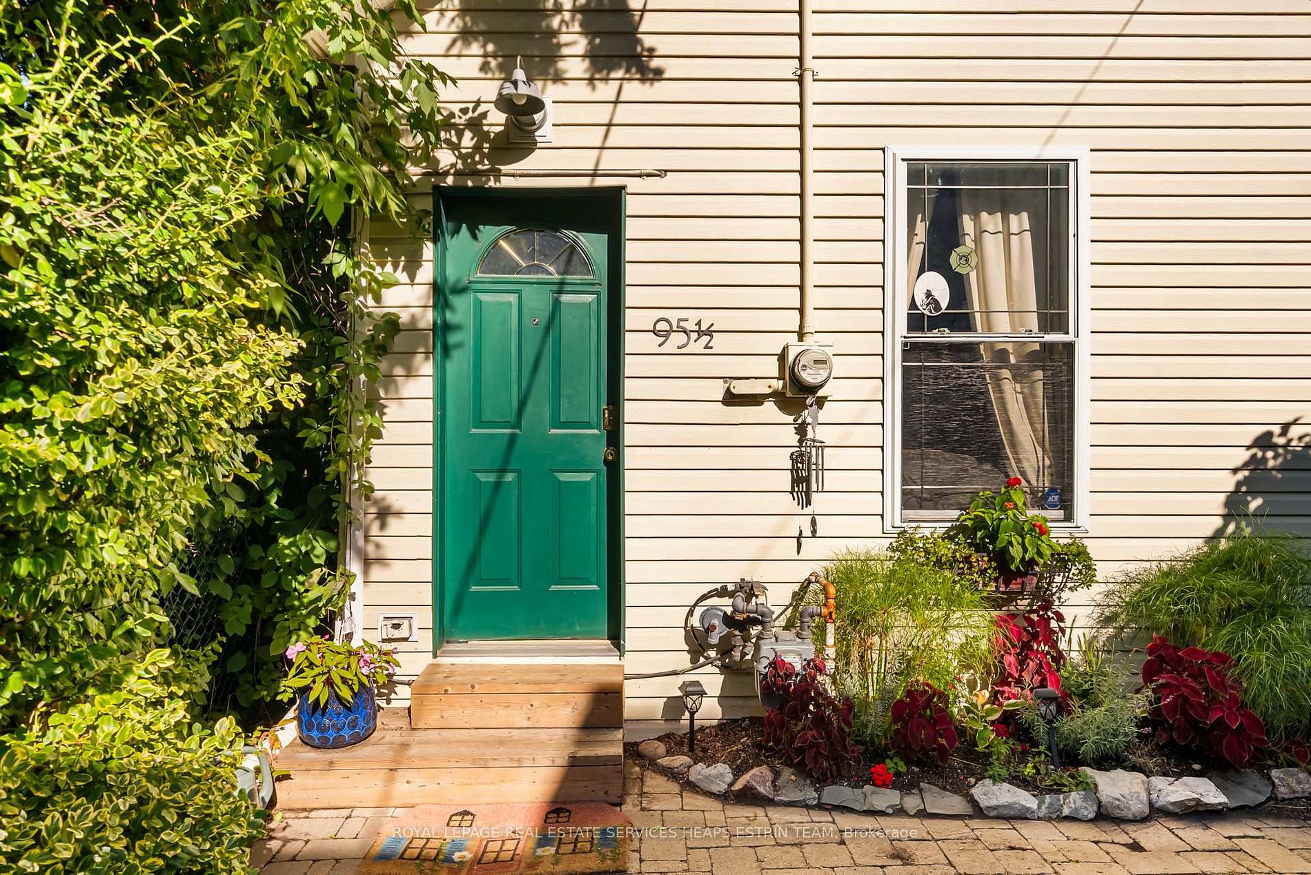  95 1/2 Fuller Avenue, Toronto