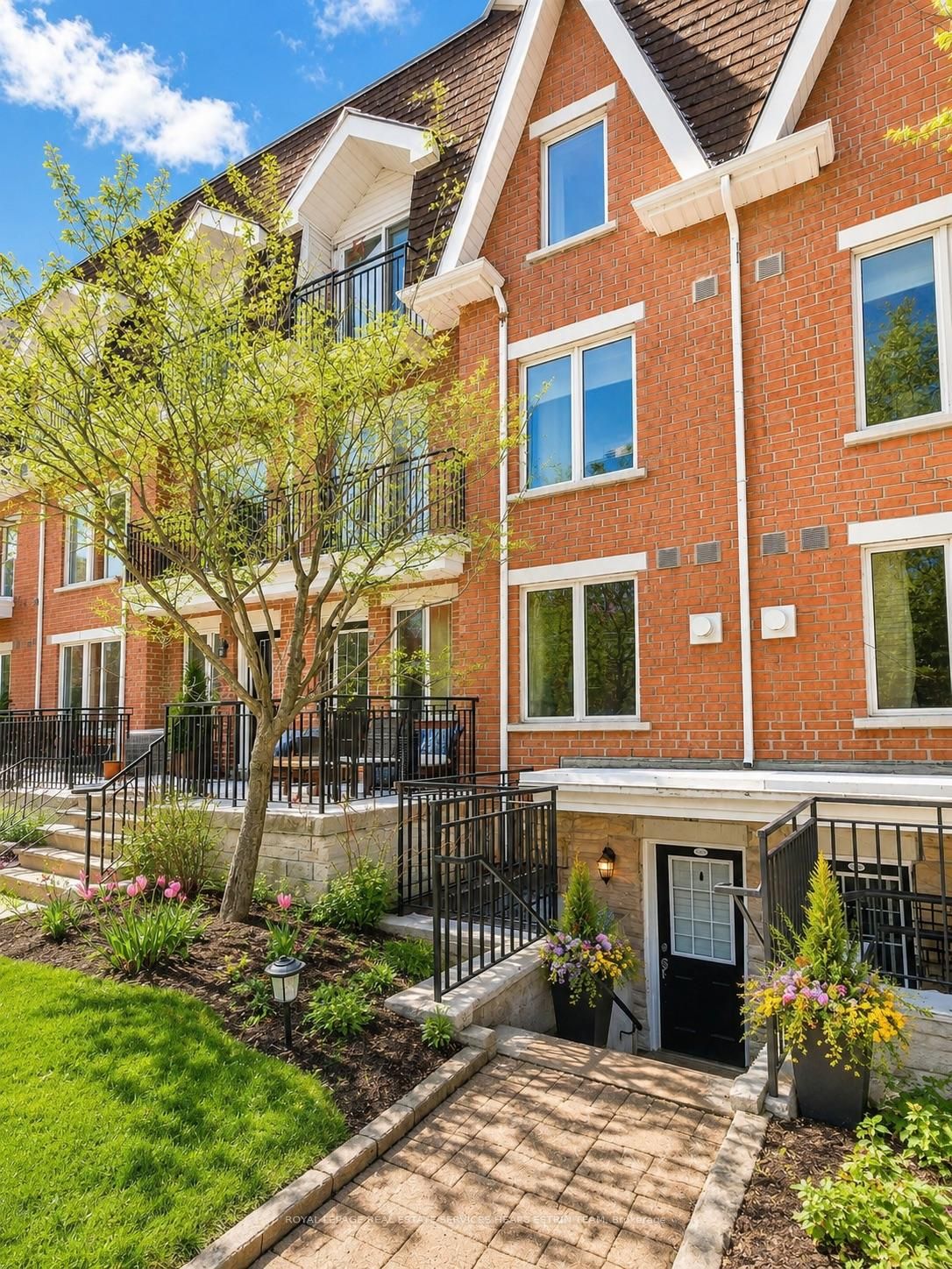 50 Joe Shuster Way Unit 215, Toronto