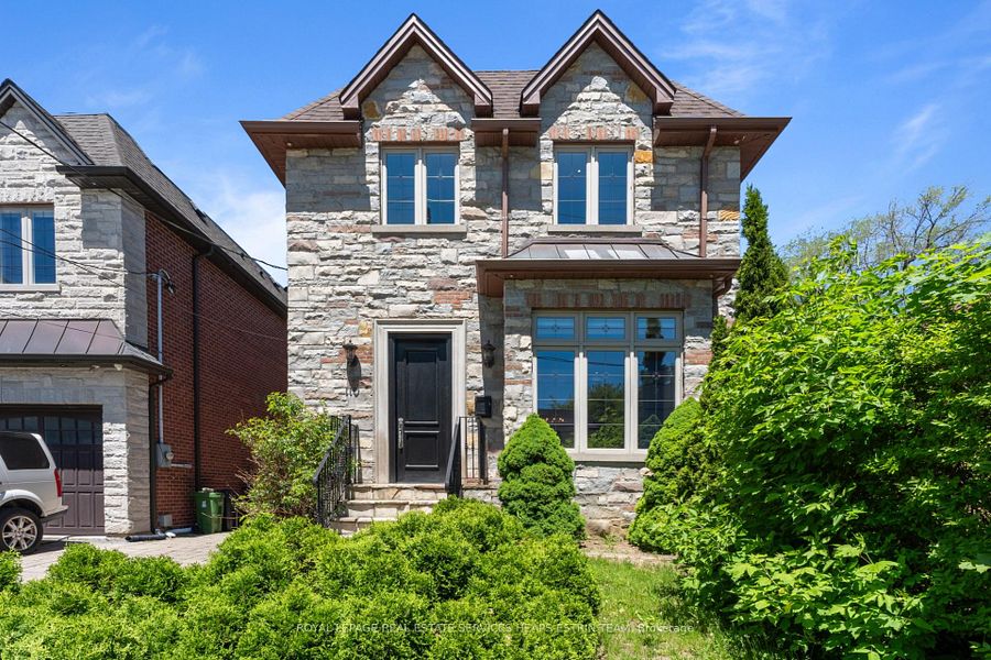 110 Parklea Drive, Toronto