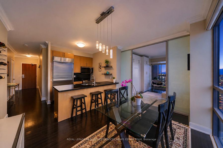88 Broadway Avenue Unit 2005, Toronto 