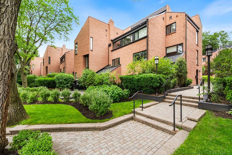 10 Walker Avenue Unit 116, Toronto