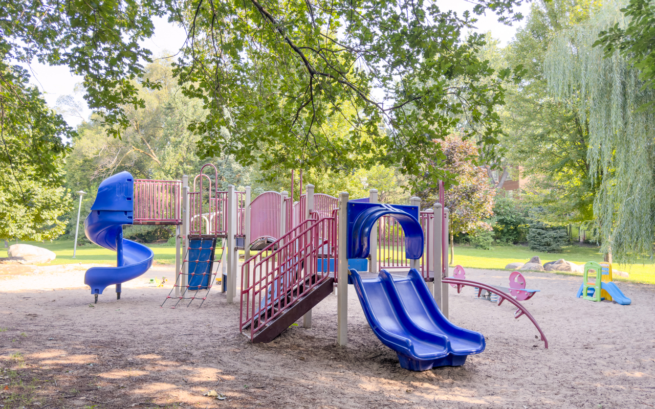 Davisville Village neighbourhood lifestyle