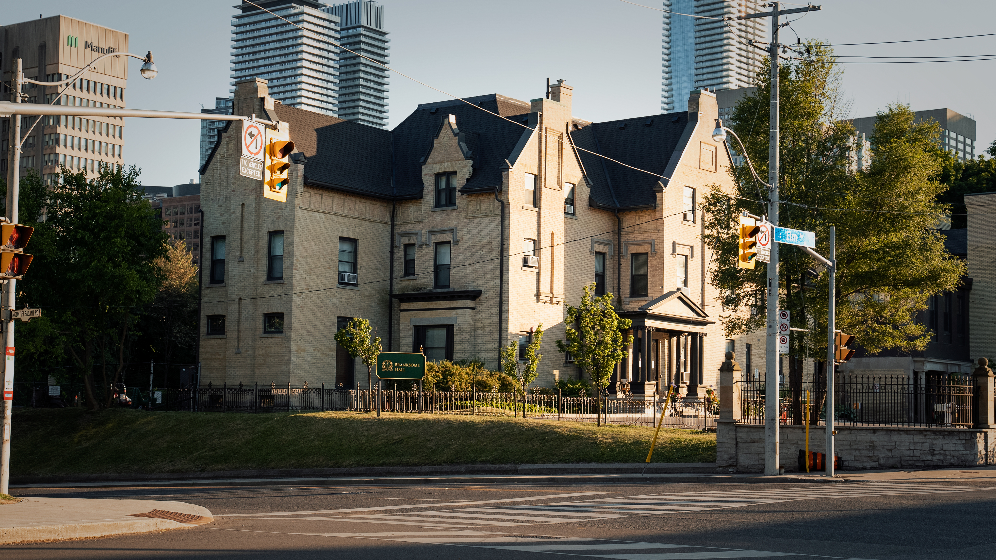 Schools near Casa Loma